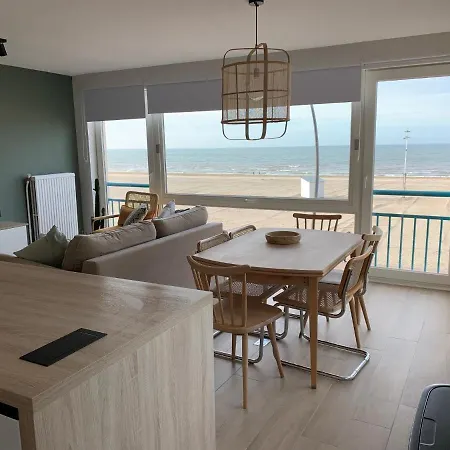 Les Pieds Dans Le Sable