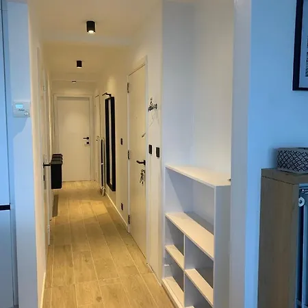 Les Pieds Dans Le Sable * La Panne