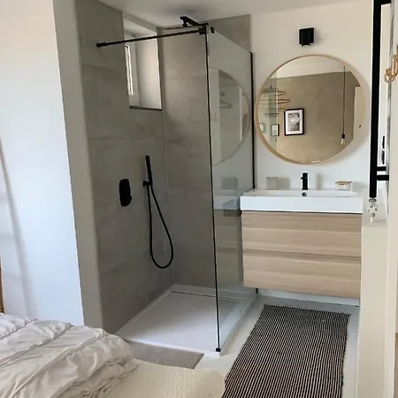 Les Pieds Dans Le Sable *