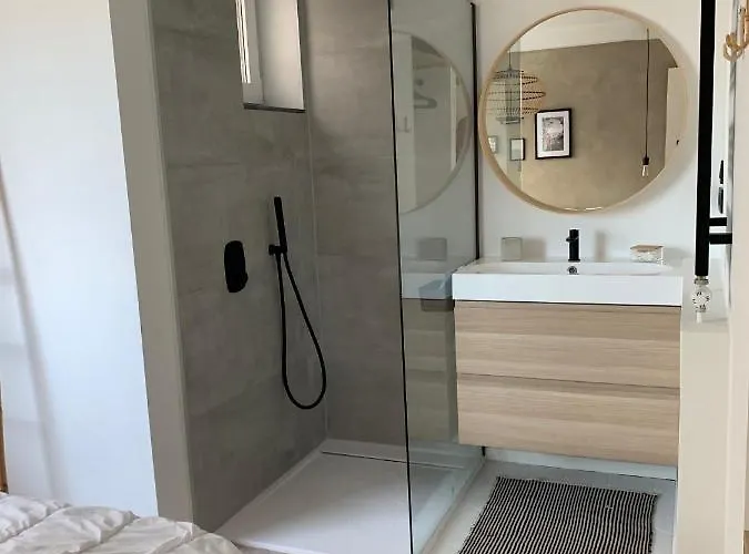 Les Pieds Dans Le Sable *